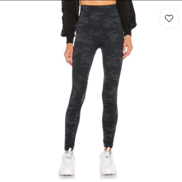 SPANX x Revolve Look At Me Now Seamless Blue Camo Leggings Size Woman's Small - Picture 1 of 8